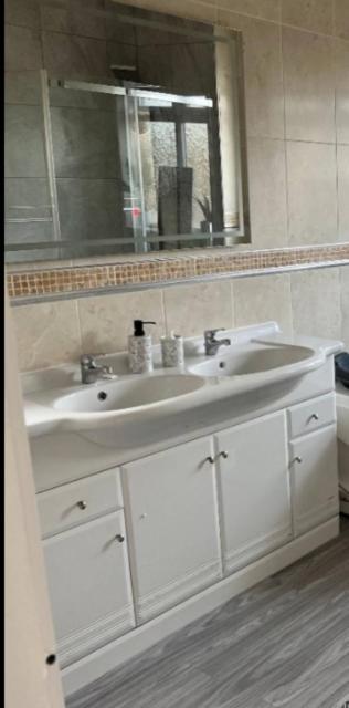 Hidden Gem W/ Parking Short Walk To Pleasure Appartamento *